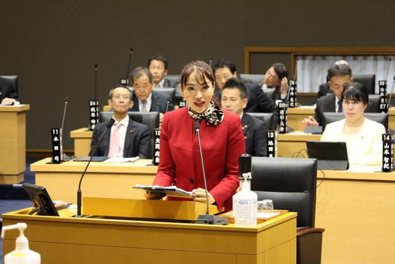 松山市議会議員田中エリナ